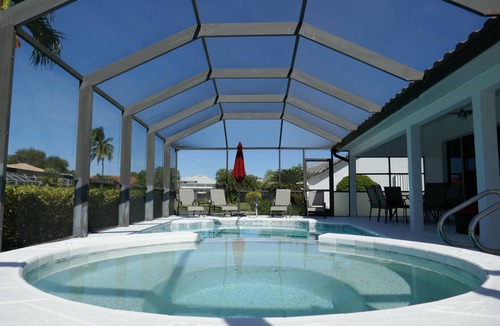 Crown Pointe House | Beautiful Vacation Home with Saltwater Pool and Spa, Lake View and SW Exposure