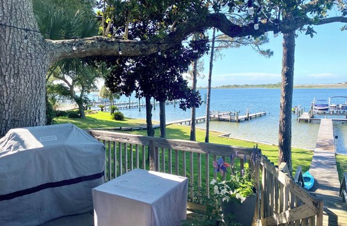 Mary Esther House | Beautiful waterfront 4-bedroom house in Mary Esther with private beach!