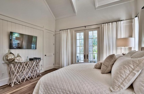 Forest District House | Beautifully Decorated 3 Bedroom House
