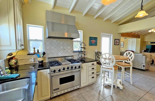 Villa Primera House | Beautifully Updated Pet-Friendly Sound View Cottage!