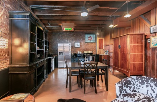 Natchez Condo | Beekman Place | 3/3, Full Kitchen, Washer/Dryer, Walk to Historic Downtown