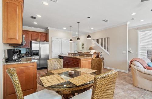 Sunnyside Apartment | Bella Costa 144