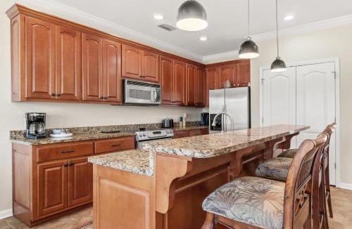 Sunnyside Apartment | Bella Costa 144