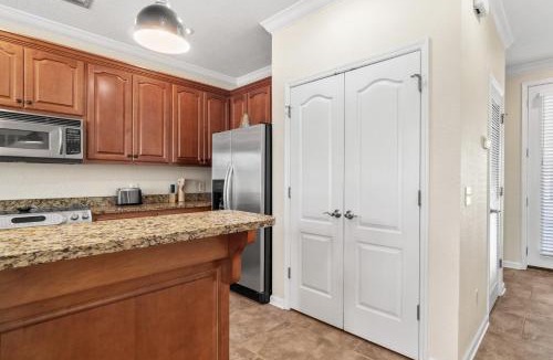 Sunnyside Apartment | Bella Costa 144