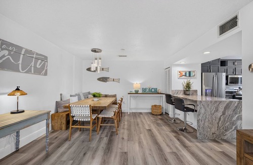 Bella Vista Villa | Bella Vista Jupiter Carlin Park across from beach Htd Pool/Pickle Ball