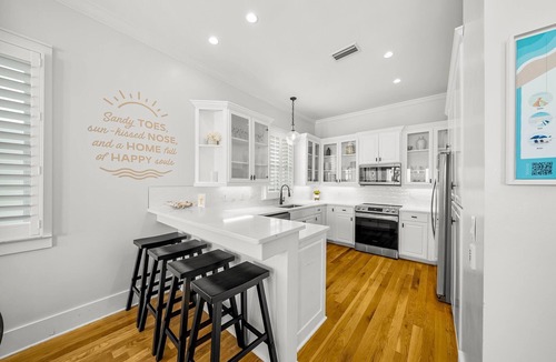 Frangista Beach House | *Bella Vista on the Beach*Fully Remodeled*Hot Tub*Beach Gear*Shared Pool*9 Beds*