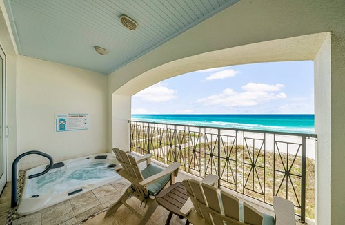 Frangista Beach House | *Bella Vista on the Beach*Fully Remodeled*Hot Tub*Beach Gear*Shared Pool*9 Beds*