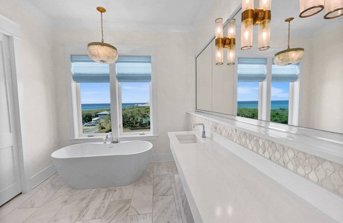 Inlet Beach House | Belle La Mer | Gulf View| 2 min. walk to beach | 4 Bikes, Cornhole, Ping Pong, Bocce Ball