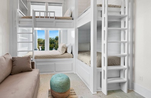 Inlet Beach House | Belle La Mer | Gulf View| 2 min. walk to beach | 4 Bikes, Cornhole, Ping Pong, Bocce Ball
