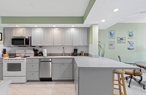 Meadows Condo | Bermuda Retreat-waterfront 2BR 2BA condo w/pool & boat slip