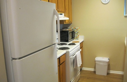 Sunnyside Apartment | BEST DEAL IN TOWN.3 MINUTES WALK TO THE BEACH!
