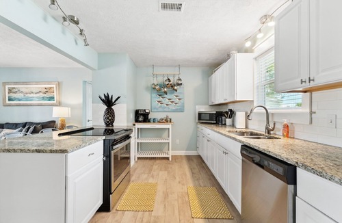 Silver Sands House | Best Location in PCB! Walk to everything. 3 min stroll to beach, food, bars.