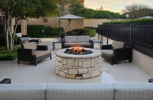 North Dallas Apartment | Best Value, Quality Stay! Pet-friendly & Modern Unit Near NorthPark Center Mall
