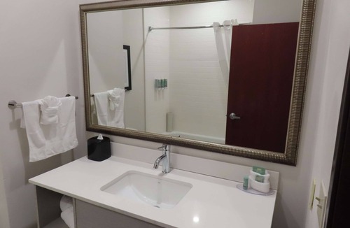 Broussard Hotel | Best Western Heritage Inn & Suites