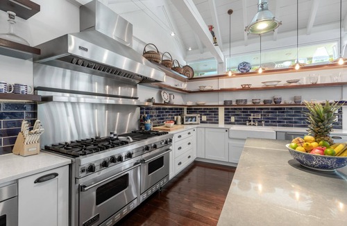 White Street Gallery District House | "Big Blu" is a 5-bed, 4-bath home with a heated pool in downtown Key West.