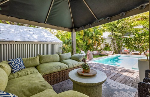 White Street Gallery District House | "Big Blu" is a 5-bed, 4-bath home with a heated pool in downtown Key West.