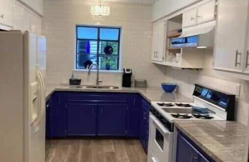 Beaumont House | Big rancher in quiet neighborhood w/fireplace