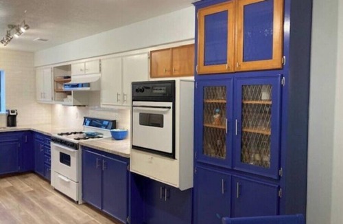 Beaumont House | Big rancher in quiet neighborhood w/fireplace