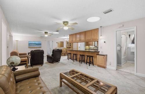 Town Of Blake House | 🌴 Big Tree | Pet Friendly Daytona Home | Hot Tub, Grill & RV/Boat Parking