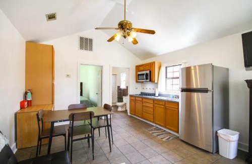 Biloxi House | Biloxi Resort Cottage w/Pool & Lake Access!
