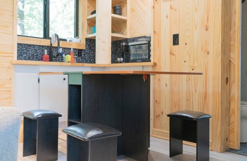 Pheba House | Birdhouse, Maben Venues, 14 mi to MSU