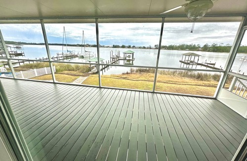 Harold House | Blackwater Bay Bungalow - Pet friendly waterfront home!