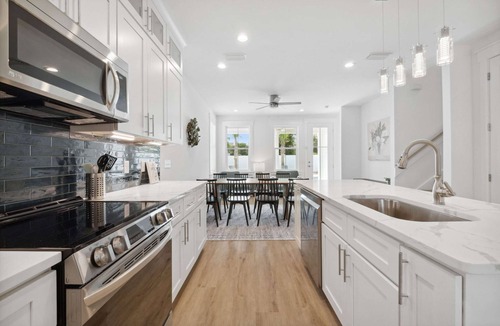 Gulf Lagoon Beach House | Blissful Getaway – 4 BDR Whole Home | Heated Pool!