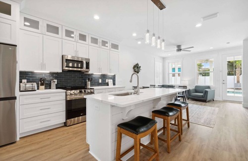 Gulf Lagoon Beach House | Blissful Getaway – 4 BDR Whole Home | Heated Pool!