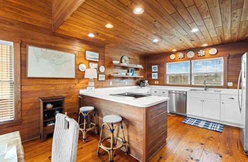 Plantation House | Blu Sea Glass: Tranquil Beachfront Old Florida Inspired Retreat - Sleeps 11!