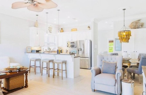 Hollywood Beach House | Blu-Skye Sandy Shenanigans- Beautiful 4 bedroom/4 bath PCB Exclusive West End