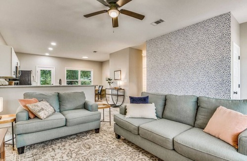 Southeast Pensacola House | Blue Bayou ~ Cozy East Hill Convenience