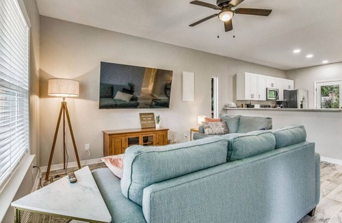 Southeast Pensacola House | Blue Bayou ~ Cozy East Hill Convenience