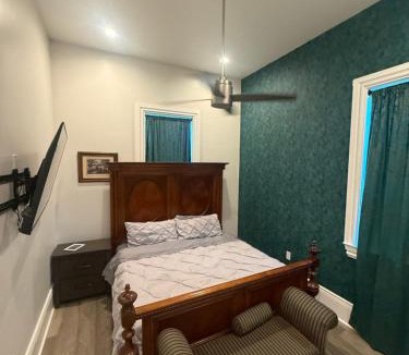 Treme Hotel | Blue Crawfish Boutique Hotel & Pool Bar