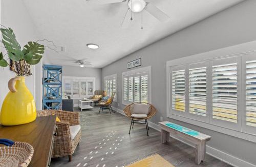 Riviera Beach House | Blue Tide Hideaway - Golf Cart, Sznl Hot Tub, Pets OK, FREE Daily Activities, & More!