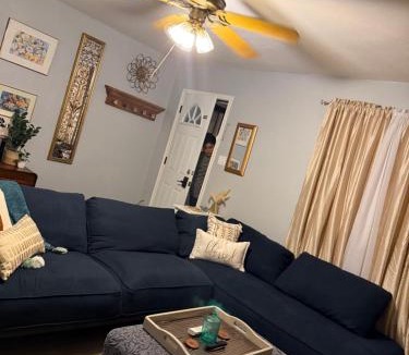 Athens Apartment | Bluebonnet apartment Athens tx king size bed 2 min from courthouse