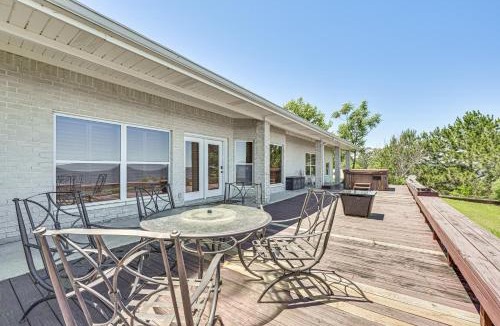 Milam House | Boat Dock & Hot Tub: Waterfront Home in Milam!