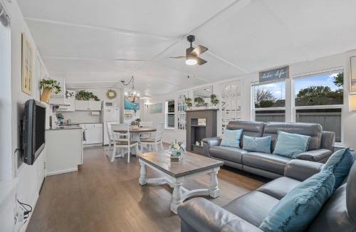 Lake Dallas House | Boat & Fish on Lewisville Lake: Pet-Friendly Haven
