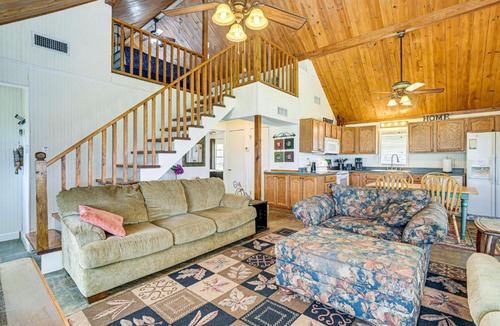 Negreet House | Boat & Swim: Lakefront Toledo Bend Retreat!