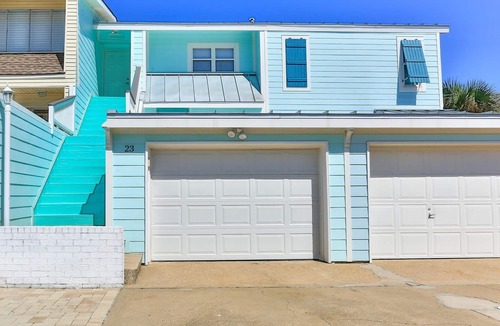 Holiday Isle House | Boaters paradise 4 bedroom 3 bath with 50' ft BOAT SLIP! Beach access