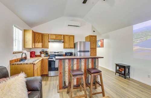 Joaquin House | Boating & Fishing Home Base Near the Sabine River!