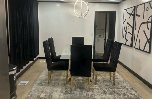 Jackson House | Bobby Rush Inn 3 bedroom 1.5 Bath modern house