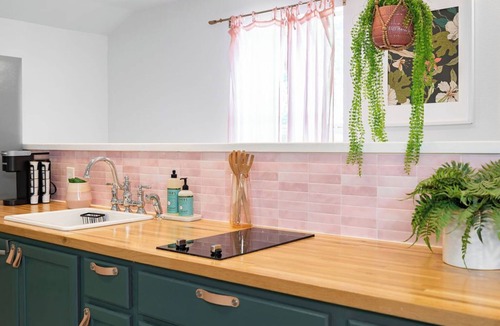 McNeil House | Boho Guest House w/Large Patio - Close to Apple, Domain, & Q2 Stadium