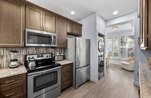 Naples Condo | Bologna, Recently Remodeled Elegant First Floor 2BR Condo with Lake & Golf Views at Green Links, Lely Resort. Access to Pool, Hot Tub, Tennis Courts, and Golf Courses. Near Naples Beaches & Downtown!