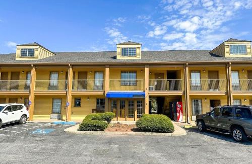 Meridian Hotel | Bonita Lakes Inn by Capital O Meridian I20