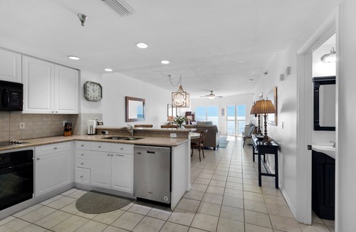 Villa Primera Condo | Book 7 nights in June or July and get the 8th night free!