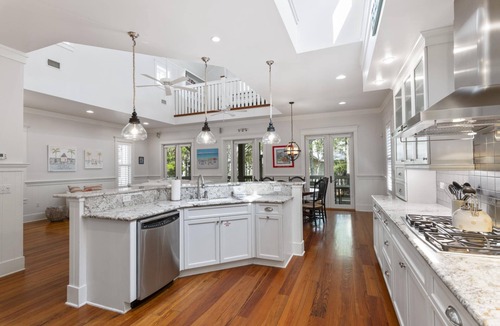 Watercolor House | Book for Fall! Minutes from Seaside Town Square, the Beach Club and Restaurants! Grill! Bikes!