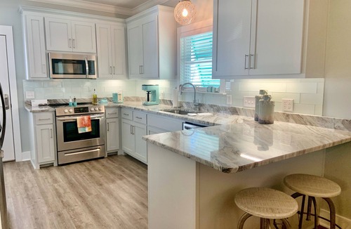 Fort Morgan Cottage | Book Now for a Great GetAway~Spectacular Cottage ~ Nearby Beach Access