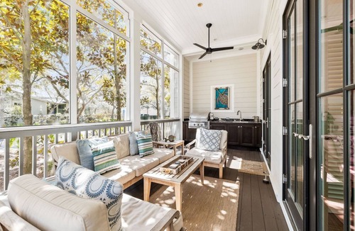 Watercolor House | Book Now for Fall! Carriage House! Wine Cooler! Gourmet Kitchen. Screened Porch! Swing Bed!