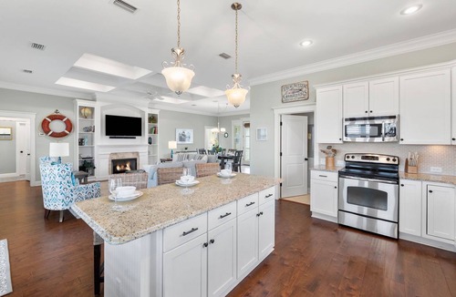 Port St. Joe House | Book Now for Fall! Bay front and Private Pool! Minutes to the Beach, Fishing and Restaurants!