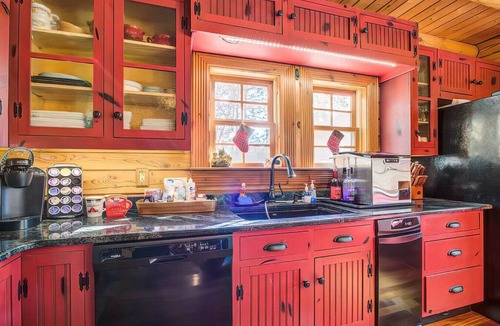 Homosassa Cabin | *Book Summer* Nature Cabin-HOT TUB Grill Fire Pit